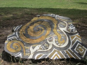 Path pointer stone, Maribyrnong River bank 2015